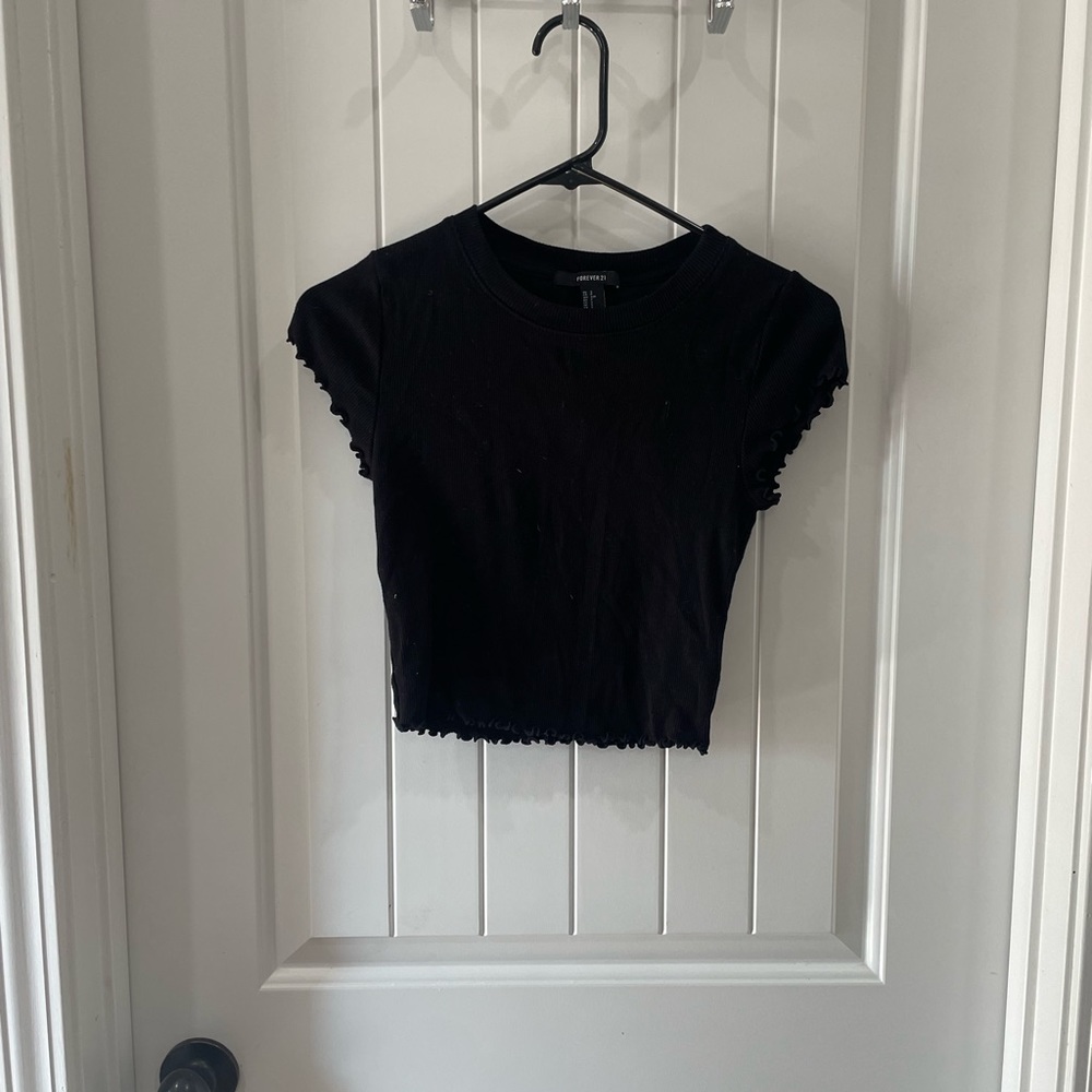 Forever 21 women’s size small black ribbed crop top lettuce edges